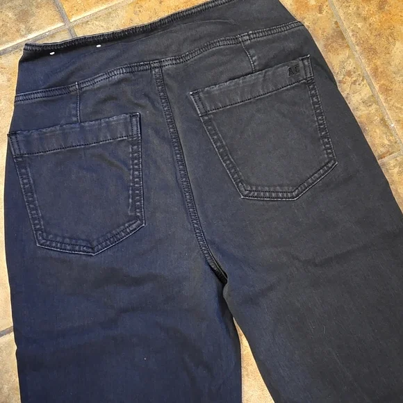 Black American Eagle Pull On Jeans - Picture 2 of 6